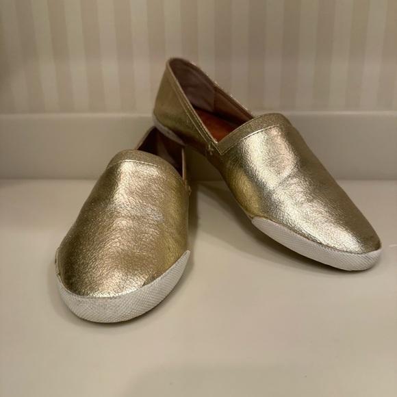 MFrye Melanie Metallic Gold Slip On Ballet Flats - Picture 10 of 16
